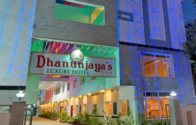 Dhanunjayas Luxury Hotel Hosūr Eksteriør bilde